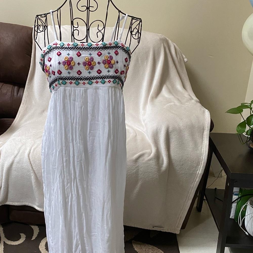 Lulus embroidered dress